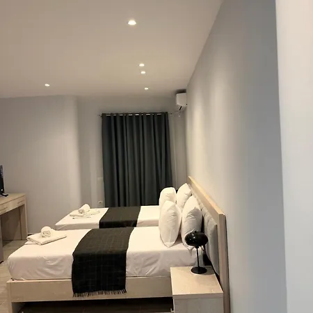 Geni Sea View 3* Sarande