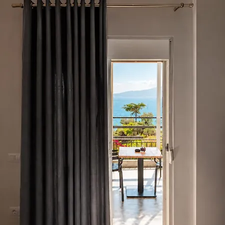 Geni Sea View Konukevi 3*