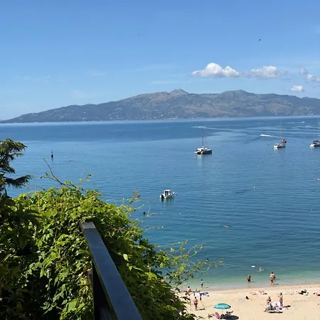 Geni Sea View 3* Saranda