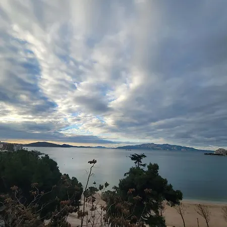 Geni Sea View 3* Saranda