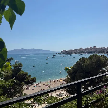 Geni Sea View 3*