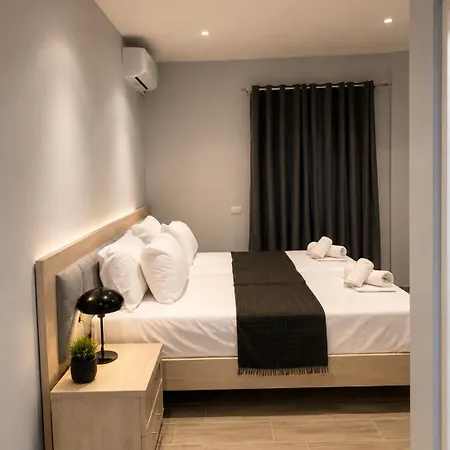 Geni Sea View Guest house Sarande