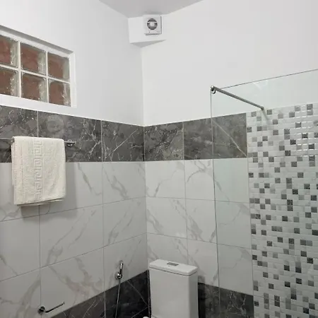 Geni Sea View 3*