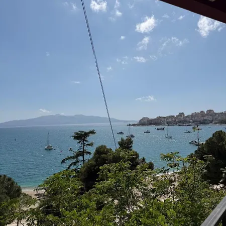 Konukevi Geni Sea View Saranda