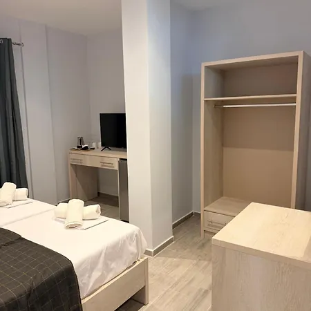 Geni Sea View 3* Saranda
